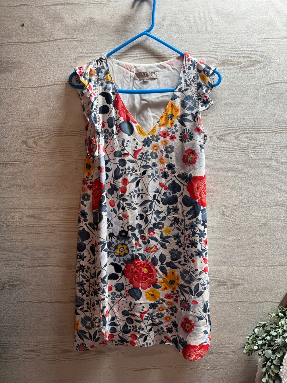 Loft floral ruffle sleeved midi dress size S